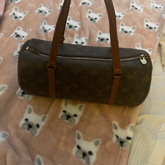 Louis Vuitton bag great condition, minor wear and tear on the inside. - Picture 5 of 7